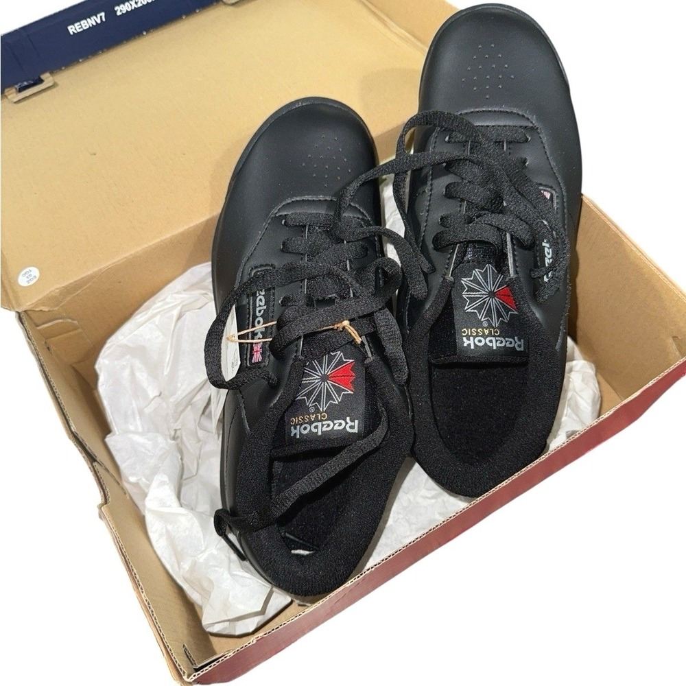 NEW Reebok Princess Training Sneakers Womens 7 Sneakers Black Classic 100000120